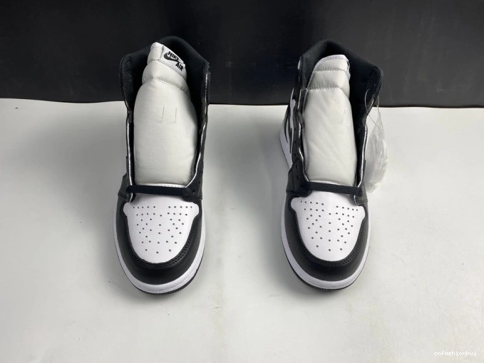 Air Retro (2014) Black 1 555088-010 White Jordan 0818